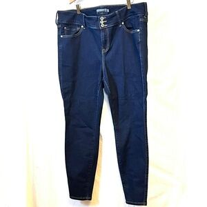 Torrid Super Soft High-Rise Denim Jegging Jeans Size 18R Dark Blue-Perfect!